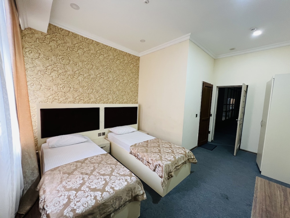 Khaghani Center Hotel 7/49