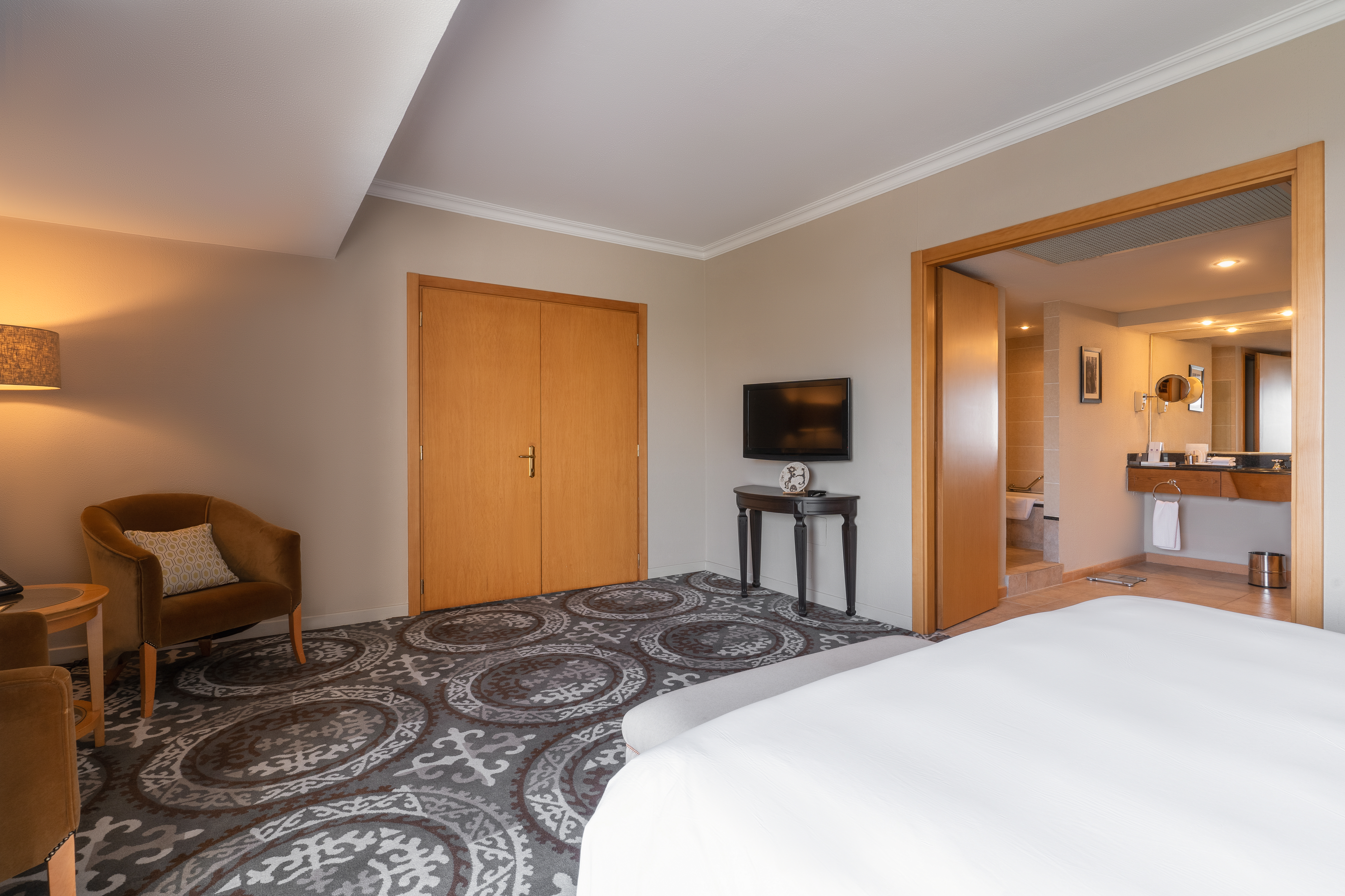 Regency, Suite, King Bed
