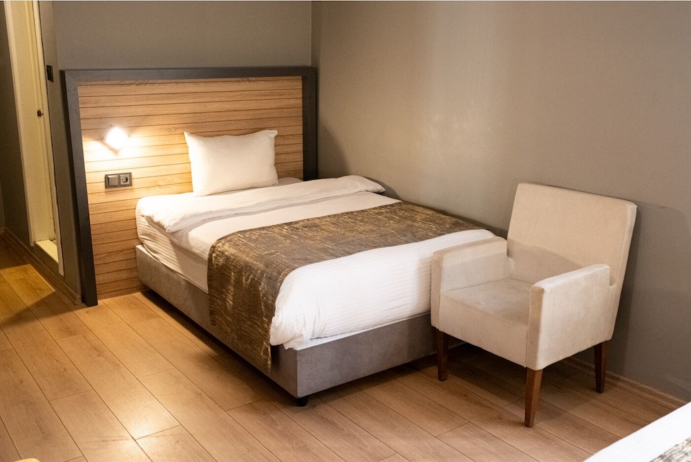 Cag Hotel 13/49