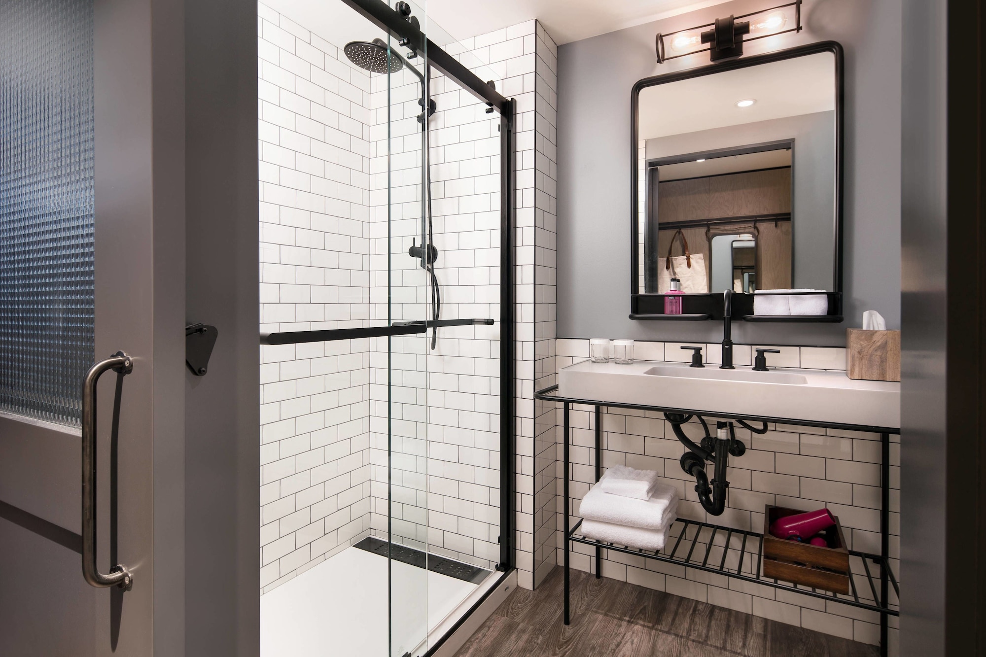 غرفة بسرير كينج، Moxy Seattle Downtown 10/10
