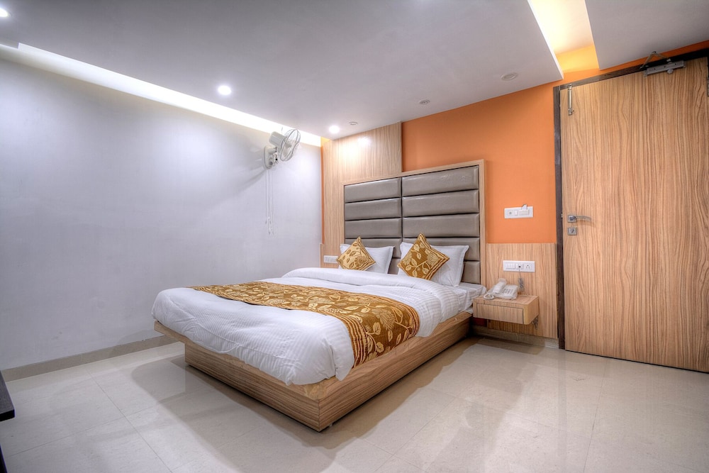 HOTEL ONE UP 29/69