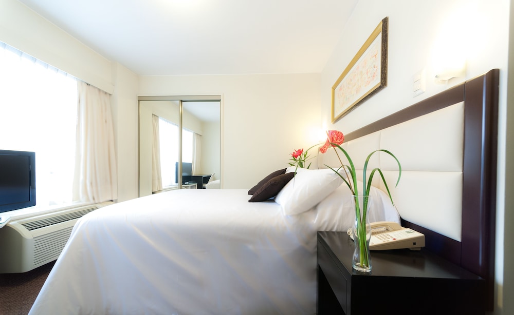 Roosevelt Hotel And Suites 41/65