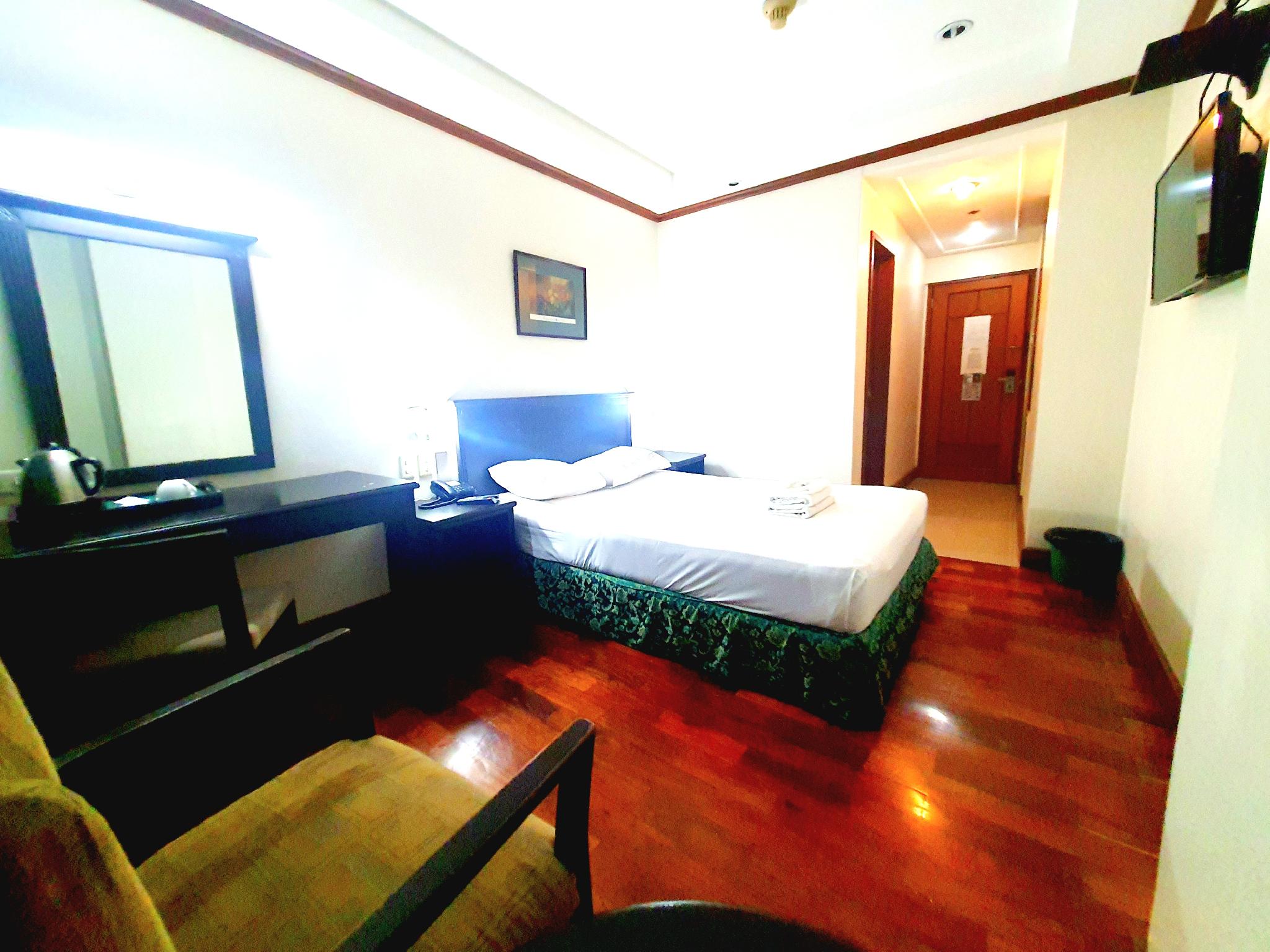 Semi Room, Standard, Semi Double Bed
