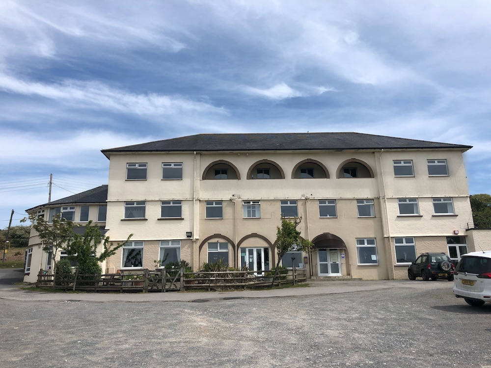 The Moorland Hotel 5/50