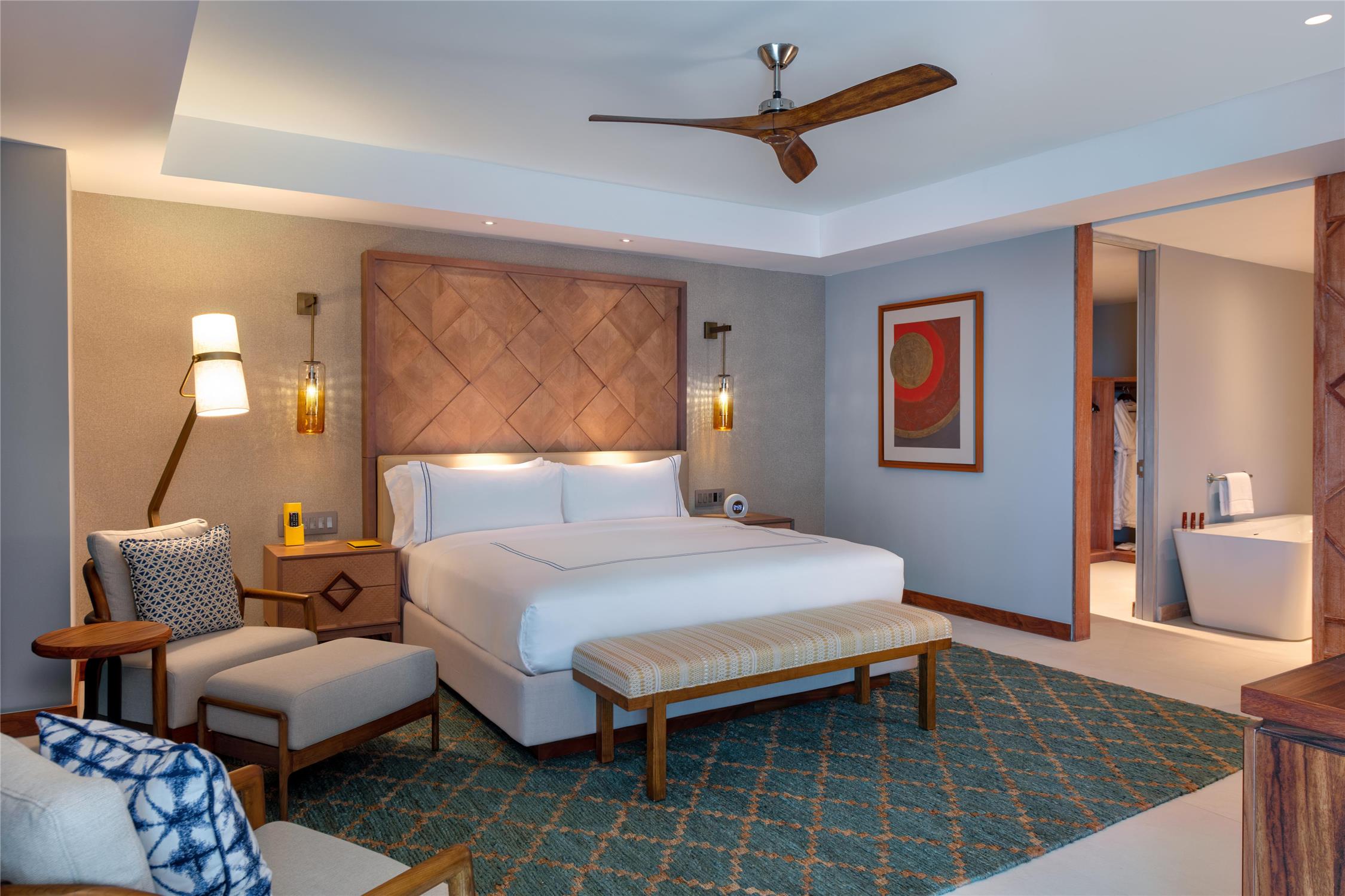 Superior, Suite, King Bed, Ocean View