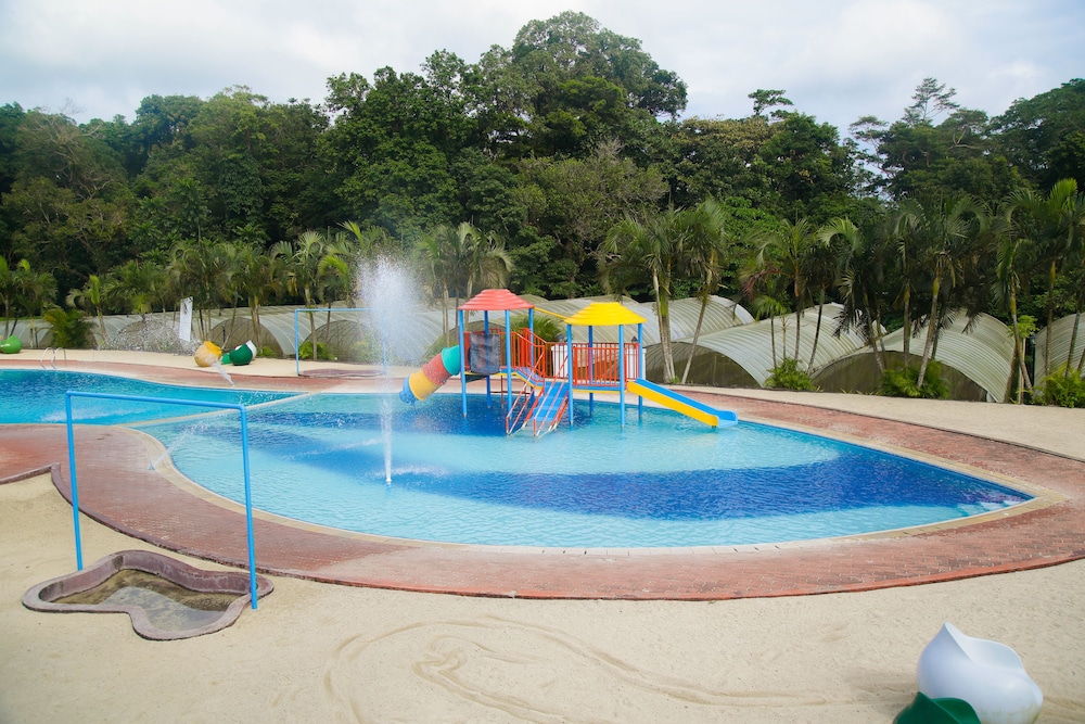 Forest Crest Nature Hotel and Resort Powered by ASTON (ex Chateau Royale Sports and Country Club) 71/77