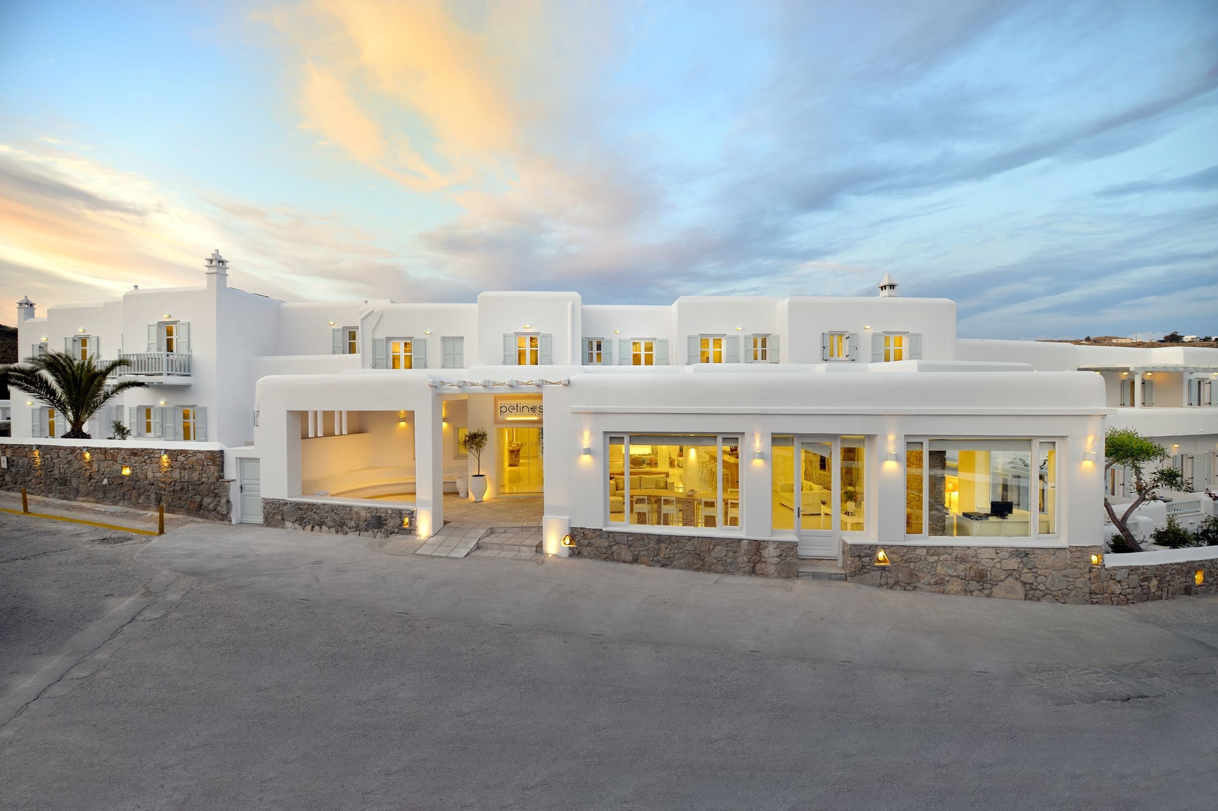 Petinos Hotel 2/34