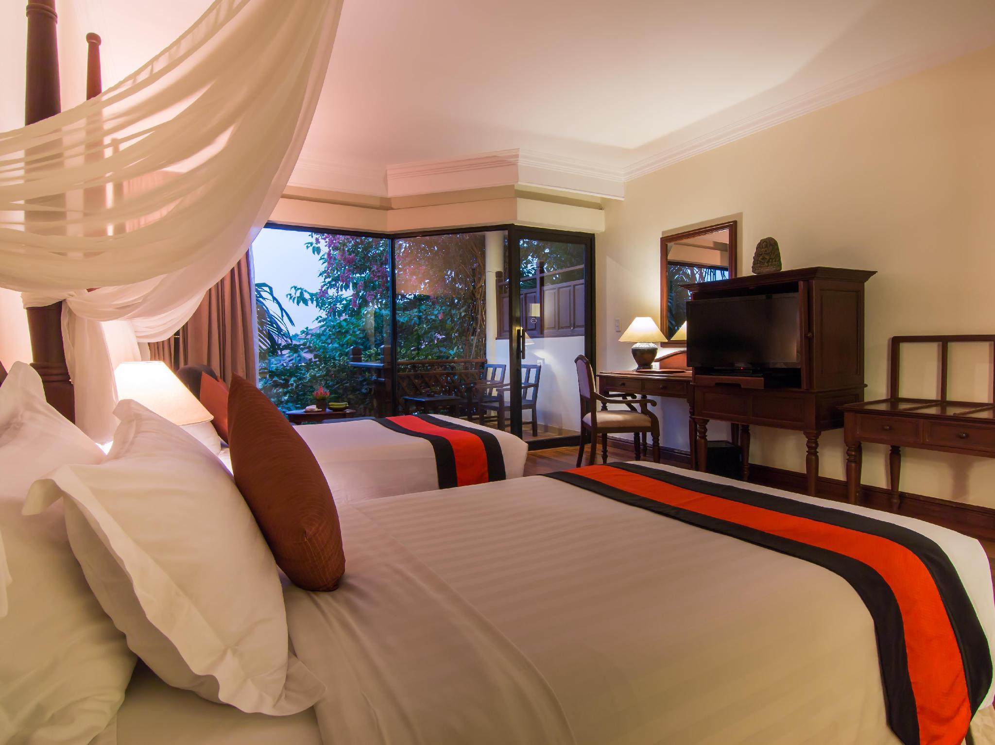 2 Bedrooms, Connecting, Deluxe, Family, King and Twin Beds