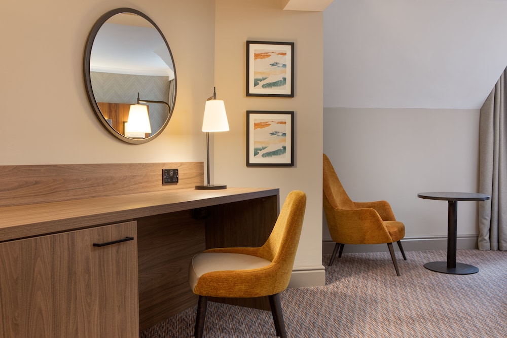 DOUBLETREE BY HILTON SOUTHAMPTON 86/93