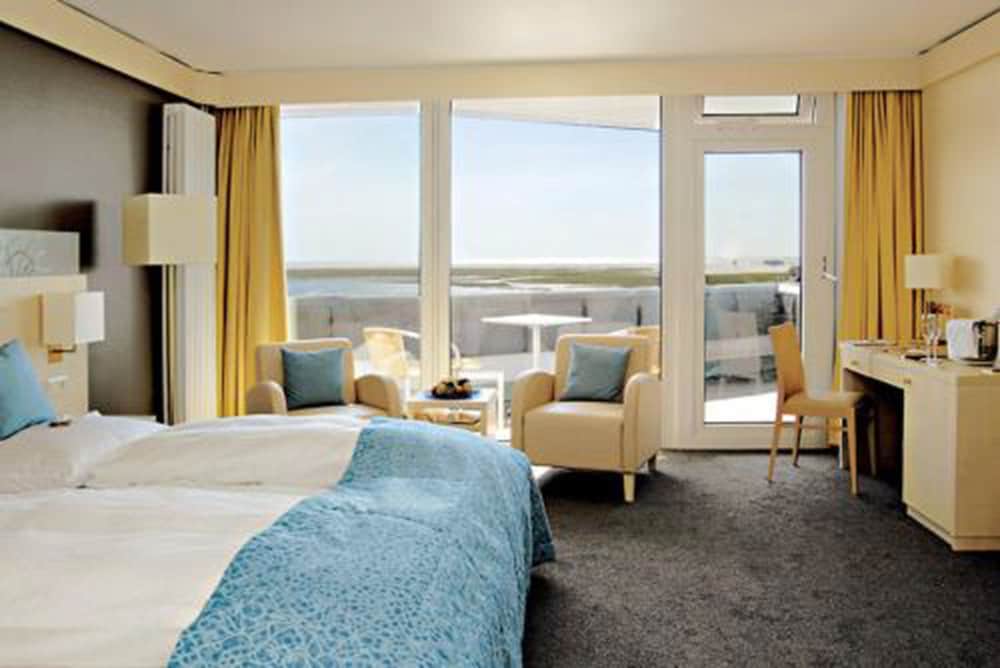 Ambassador Hotel Spa 18/50