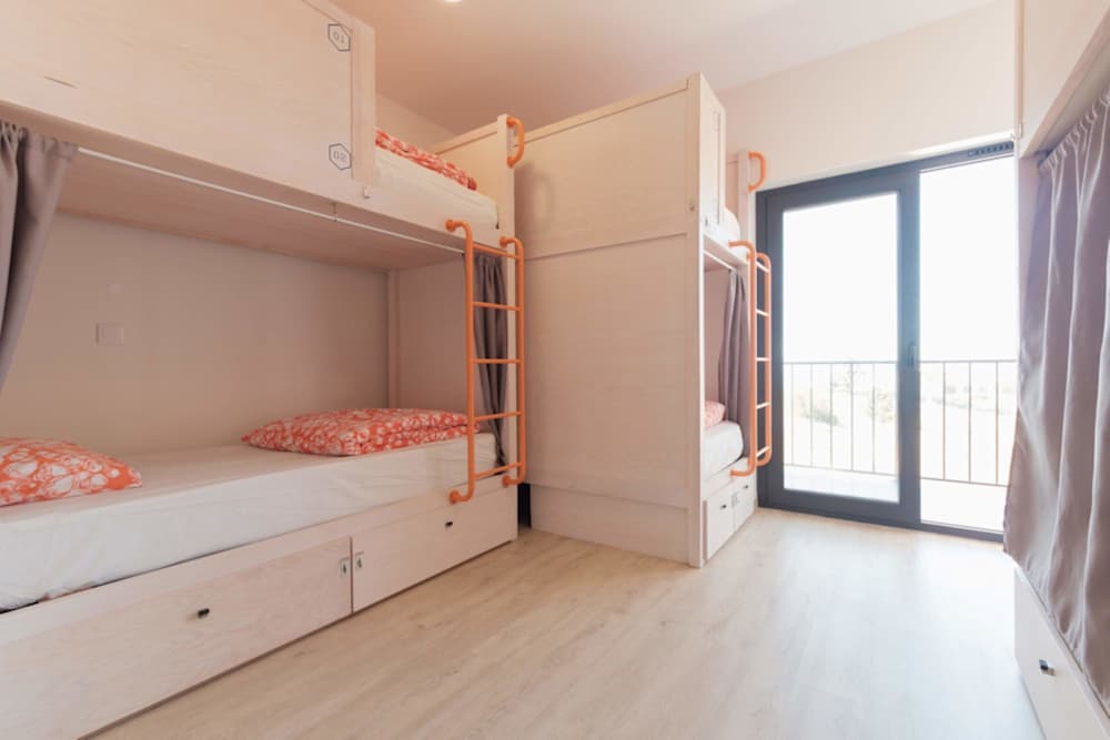 Female Dorm, 6 People, Ocean View
