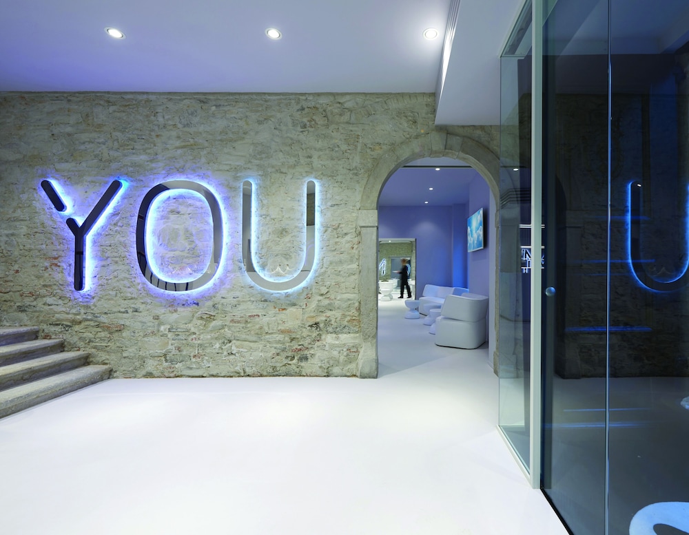 YouMe Design Place Hotel 41/43