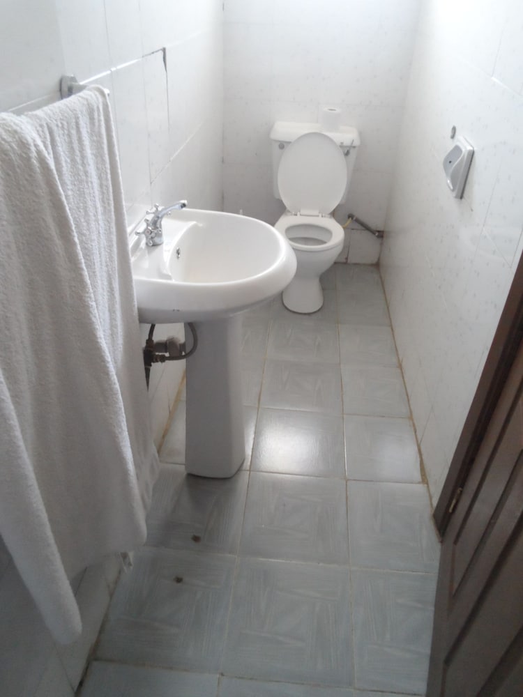 River Sands Hotel & Apartment 39/41