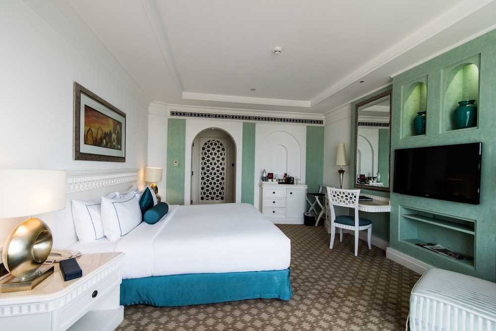 Al Habtoor Grand Resort, Autograph Collection 24/75