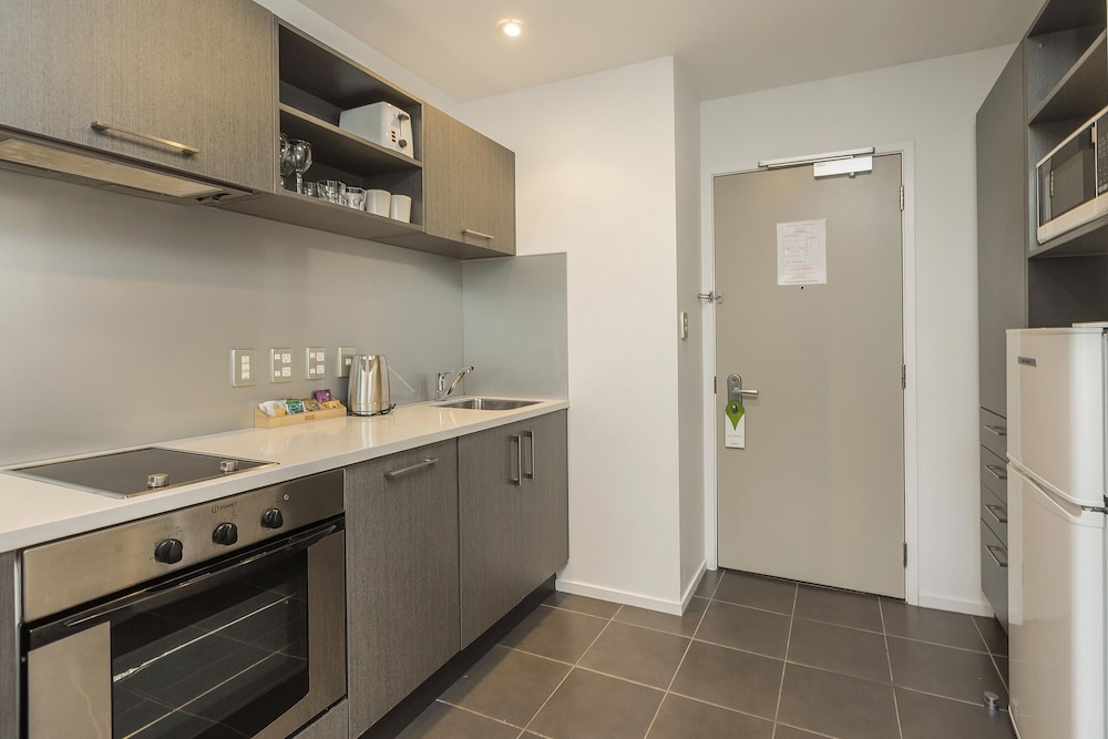 Barclay Suites 60/61