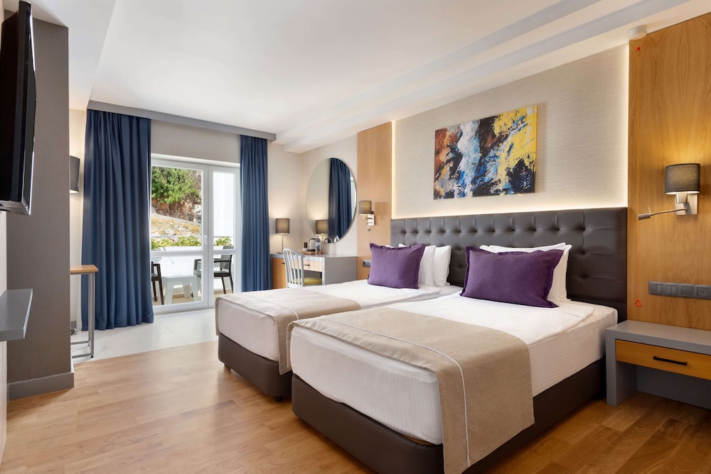 La Quinta by Wyndham Bodrum 24/74