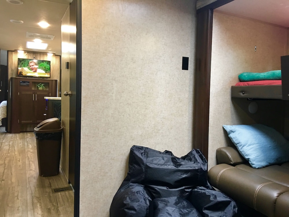 Enduro Rv Citrus Valley Resort 53/73