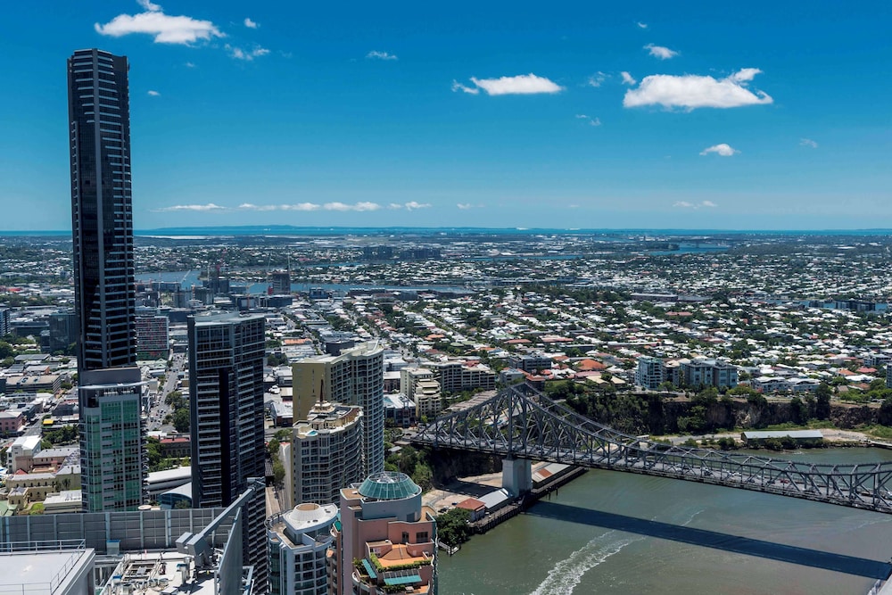 Oaks Brisbane Aurora Suites 67/74