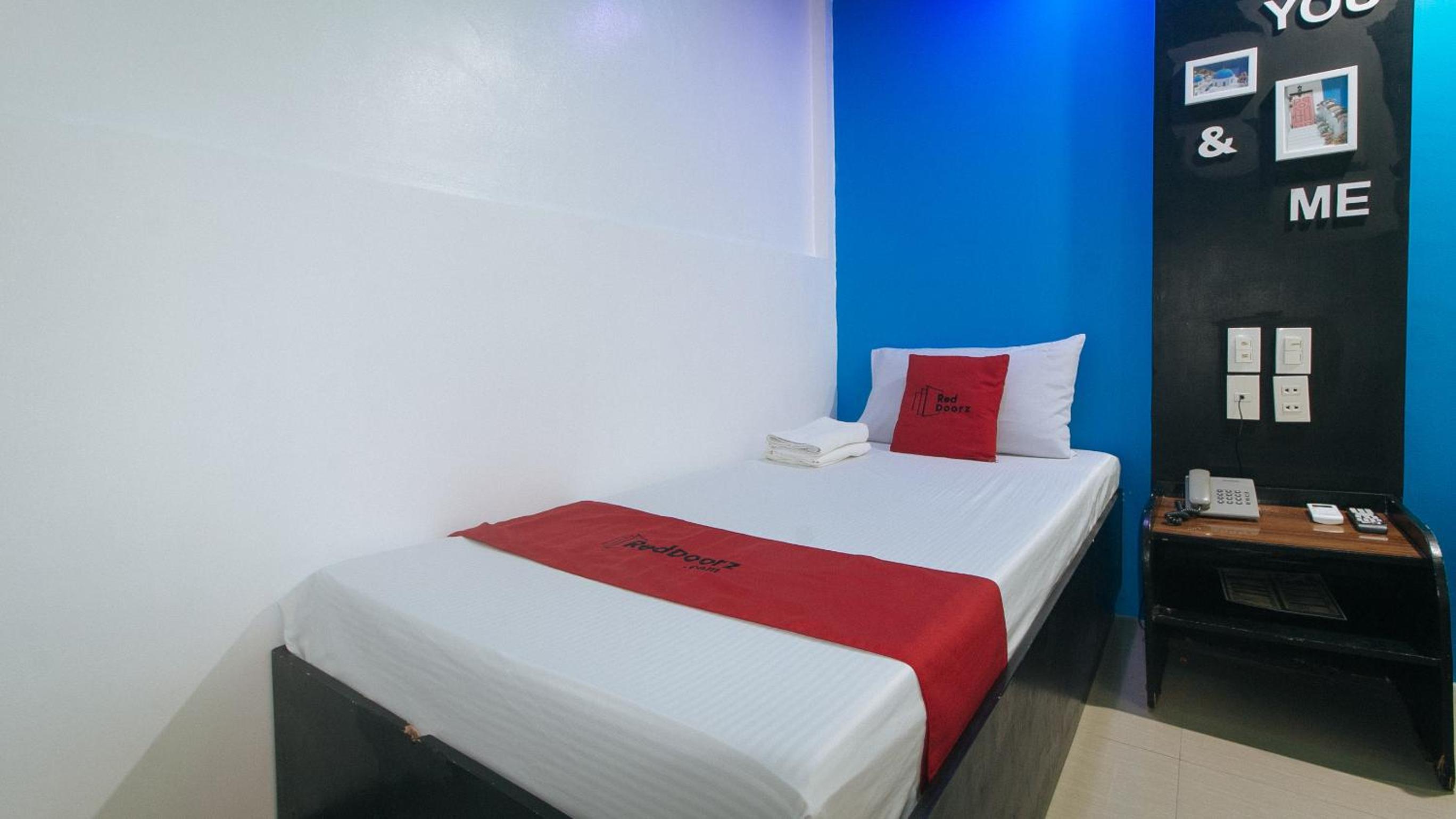 OYO 717 Ranchotel Bayanan 23/50