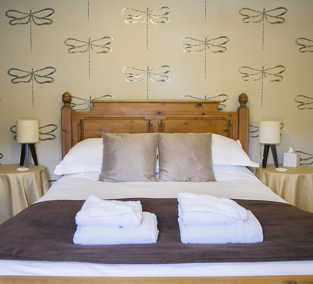Room, King Bed, Bathtub, Main Building
