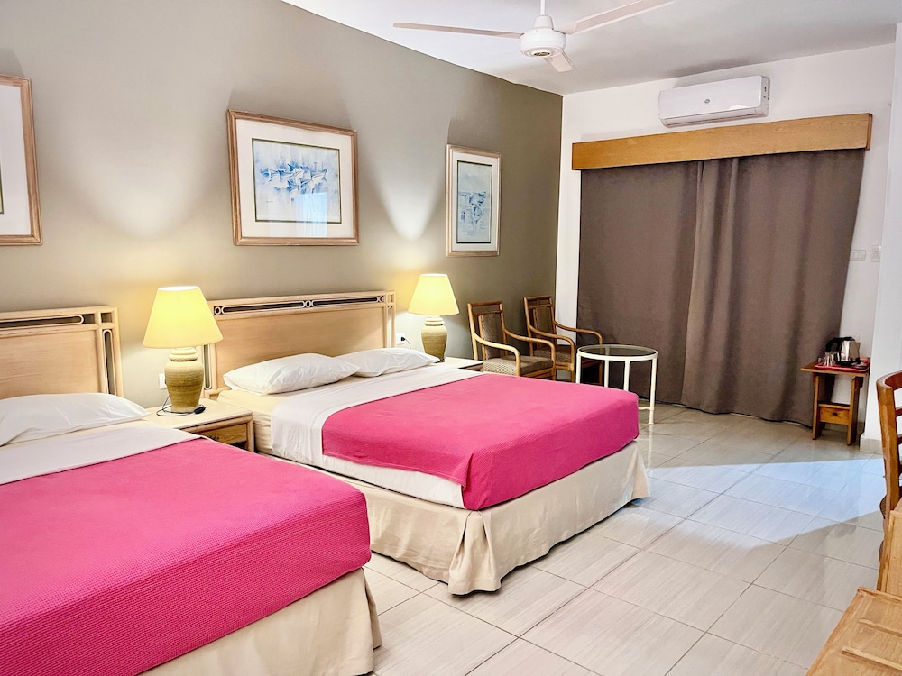 SUPERIOR, DOUBLE OR TWIN BED