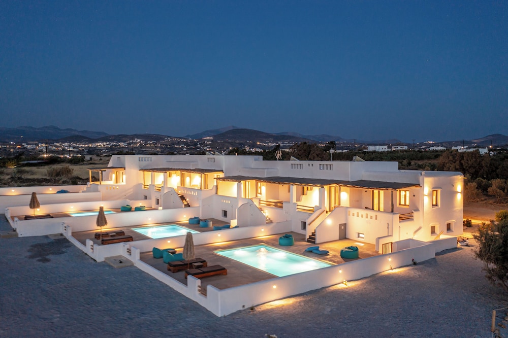 White Cocoon Exclusive villas 9/68