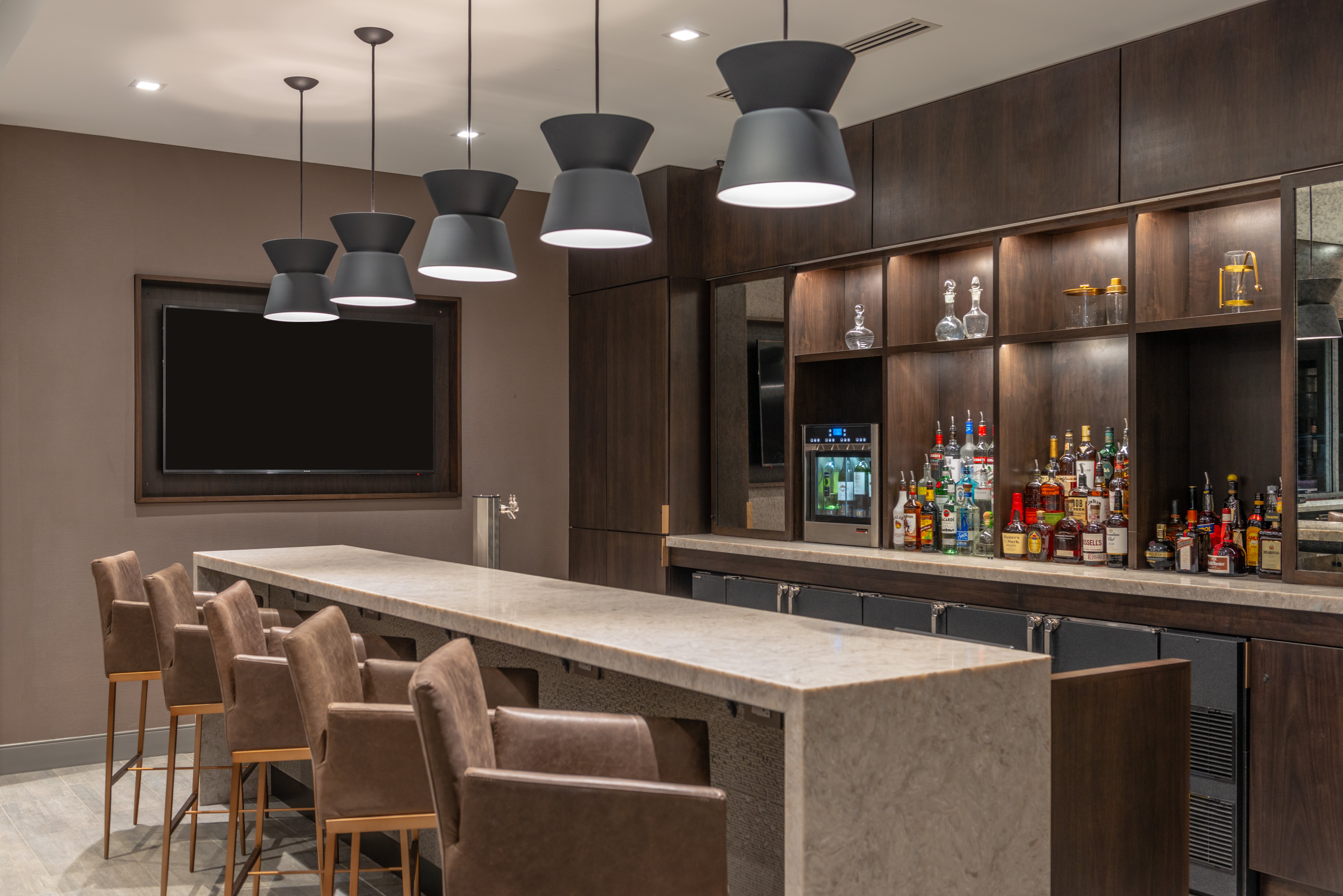 HOLIDAY INN BOSTON LOGAN AIRPORT - CHELSEA 55/64