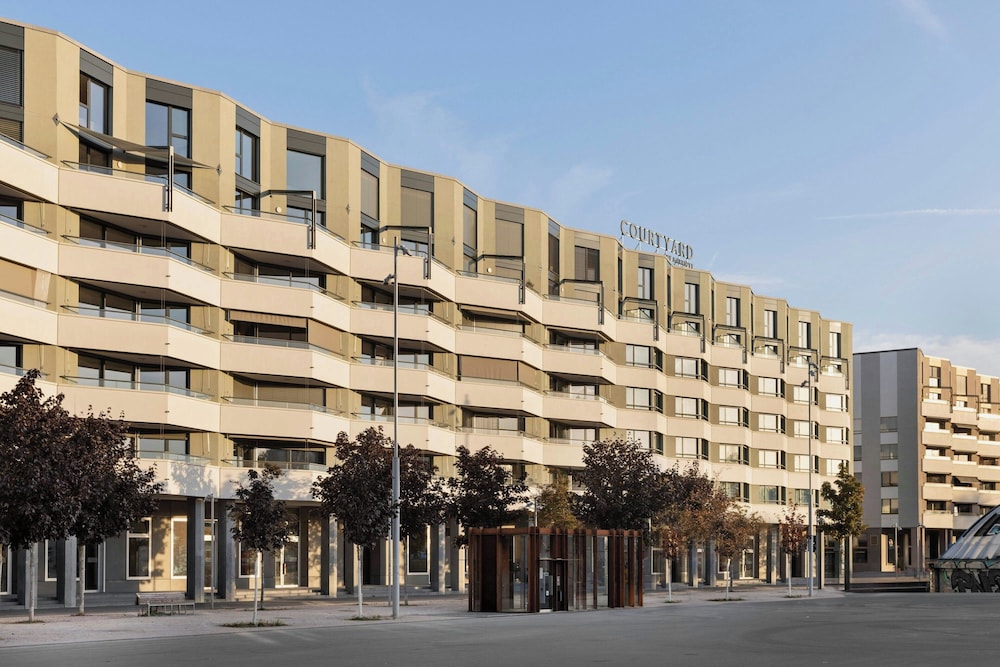 Courtyard By Marriott Biel/Bienne 2/50