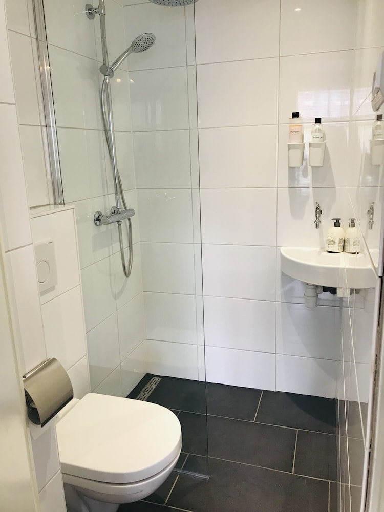Economy, King Bed, Private Bathroom, Sofa, Hotel Canal View 6/6
