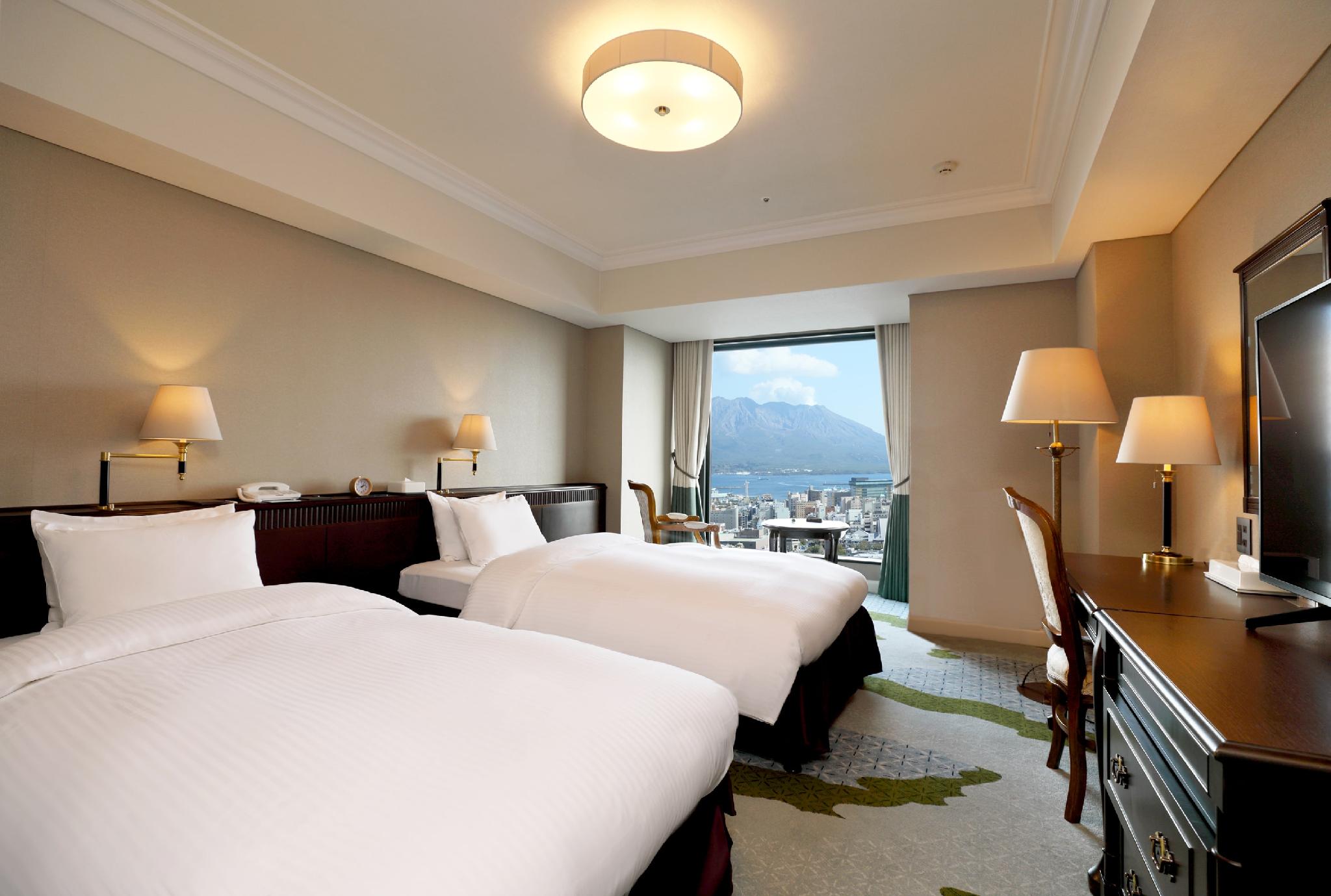 Ocean, Twin Beds