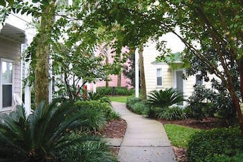 Beach Street Cottages 42/50