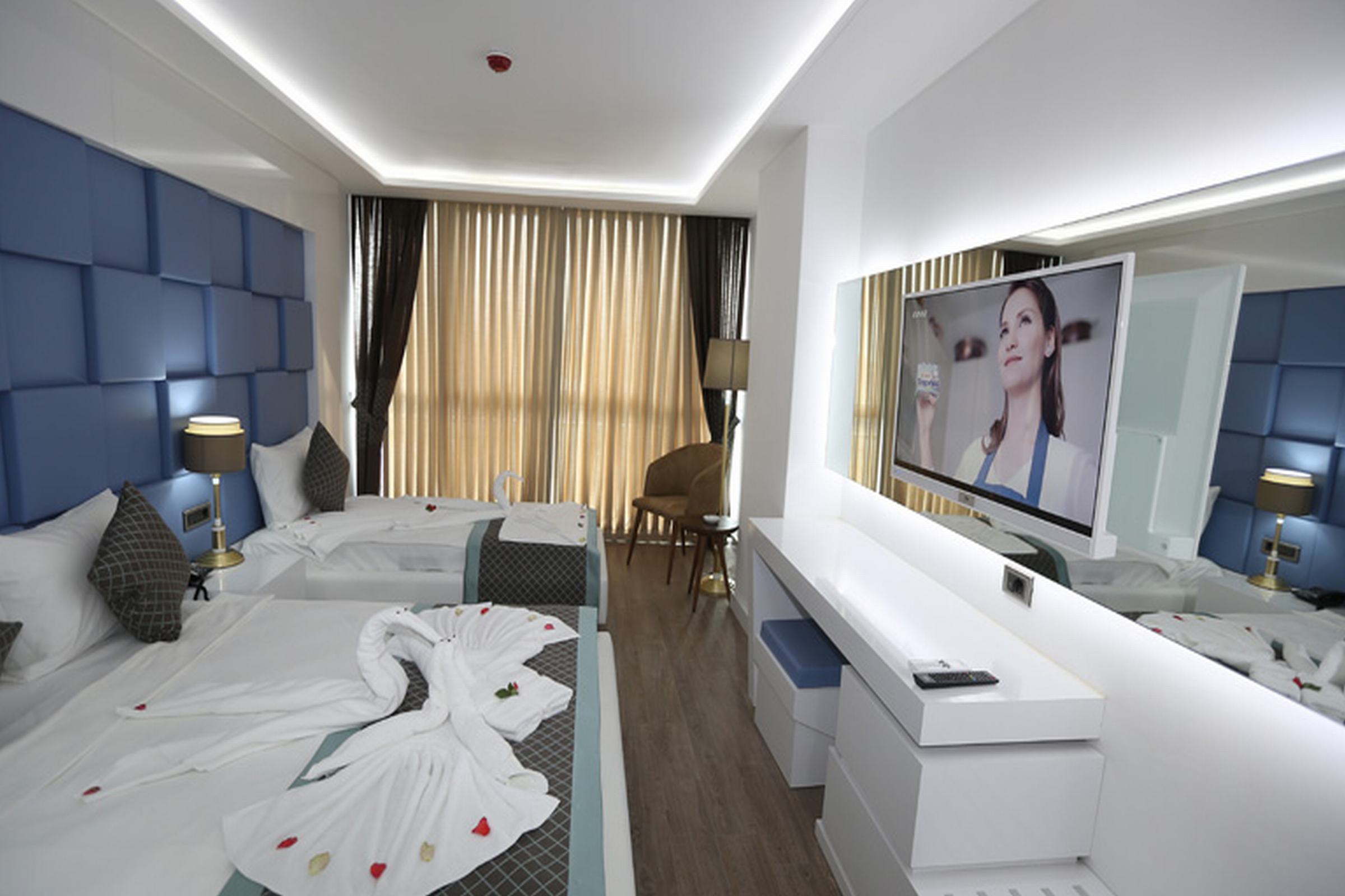 Room, French Bed