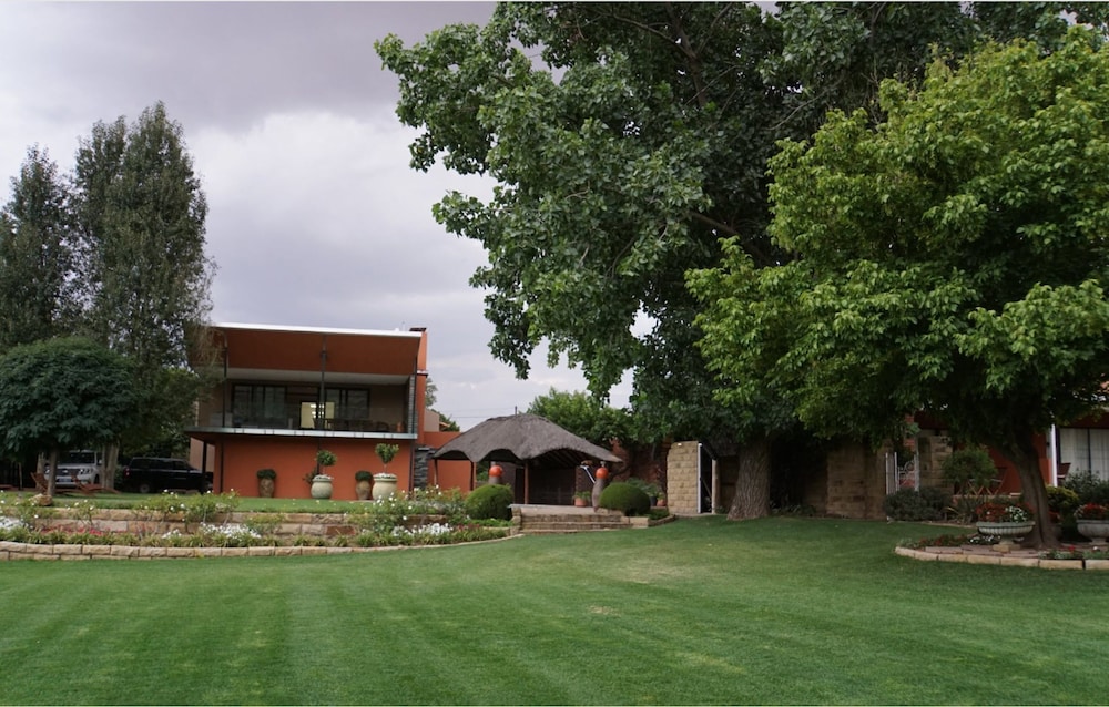 Botleng Guest House 44/50