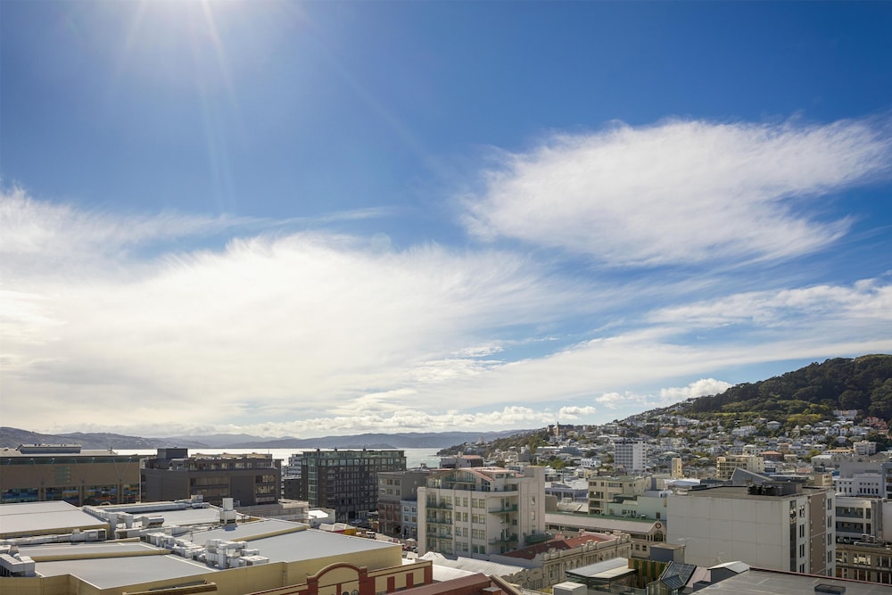 Oaks Wellington Hotel 63/73