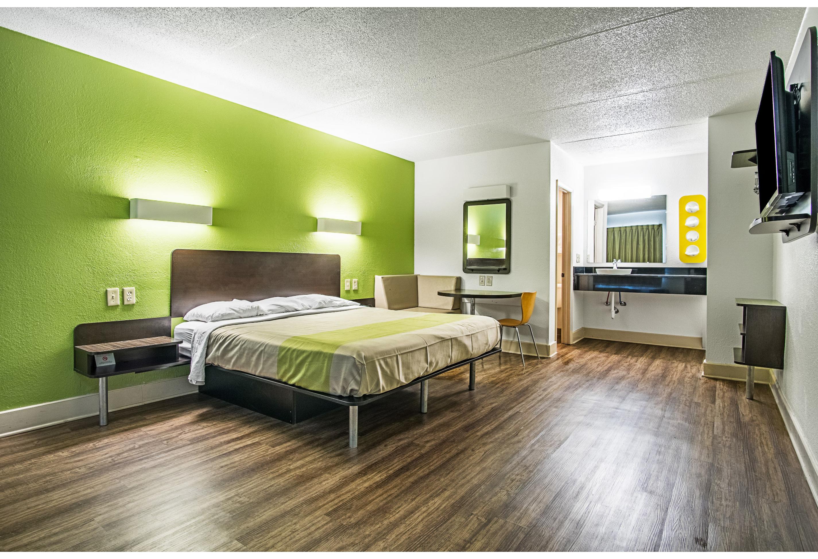 غرفة بسرير كينج، Motel6 Manchester, TN 2/4