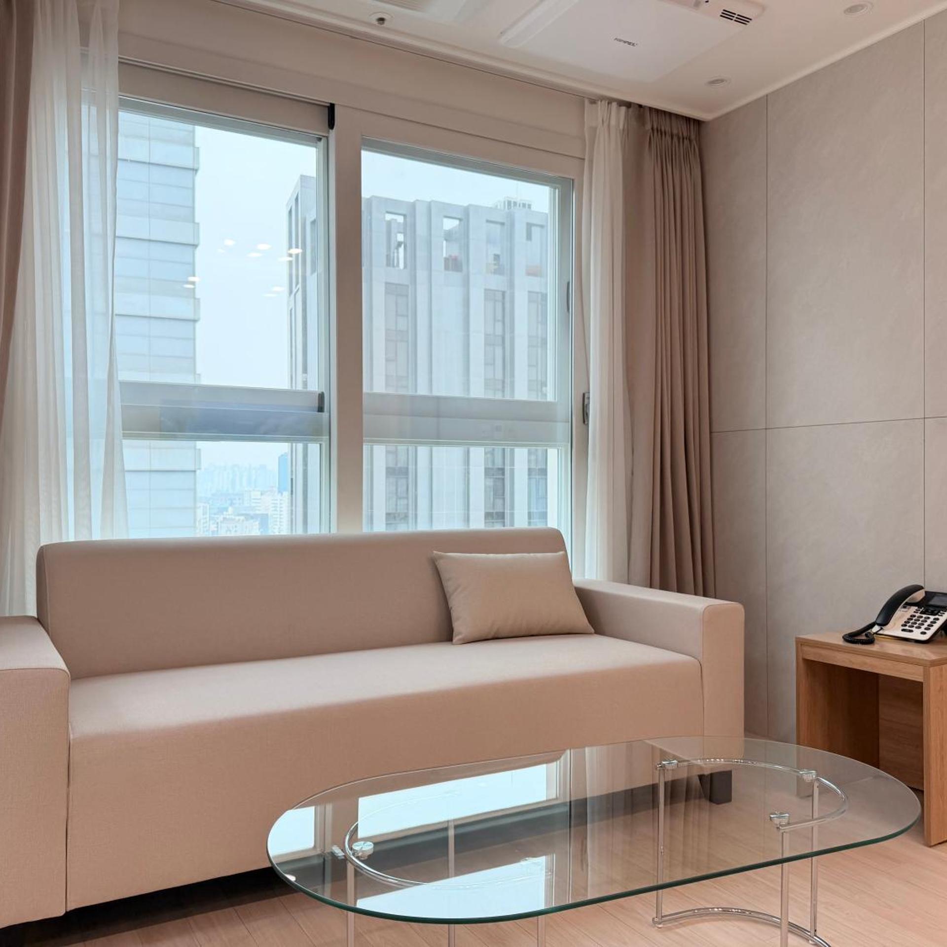 TRAVELUS Myeongdong 32/50