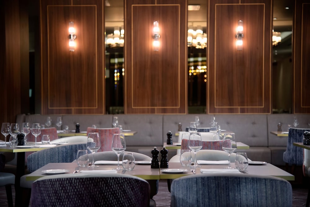 CROWNE PLAZA LONDON HEATHROW T4 32/65