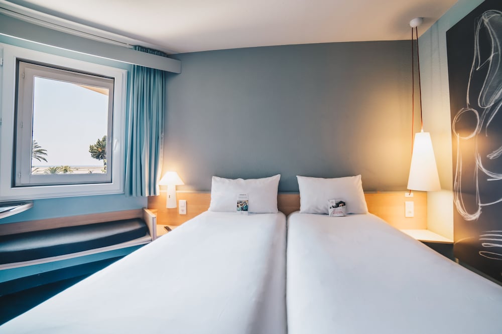 Ibis Nice Aeroport Promenade Hotel 4/72
