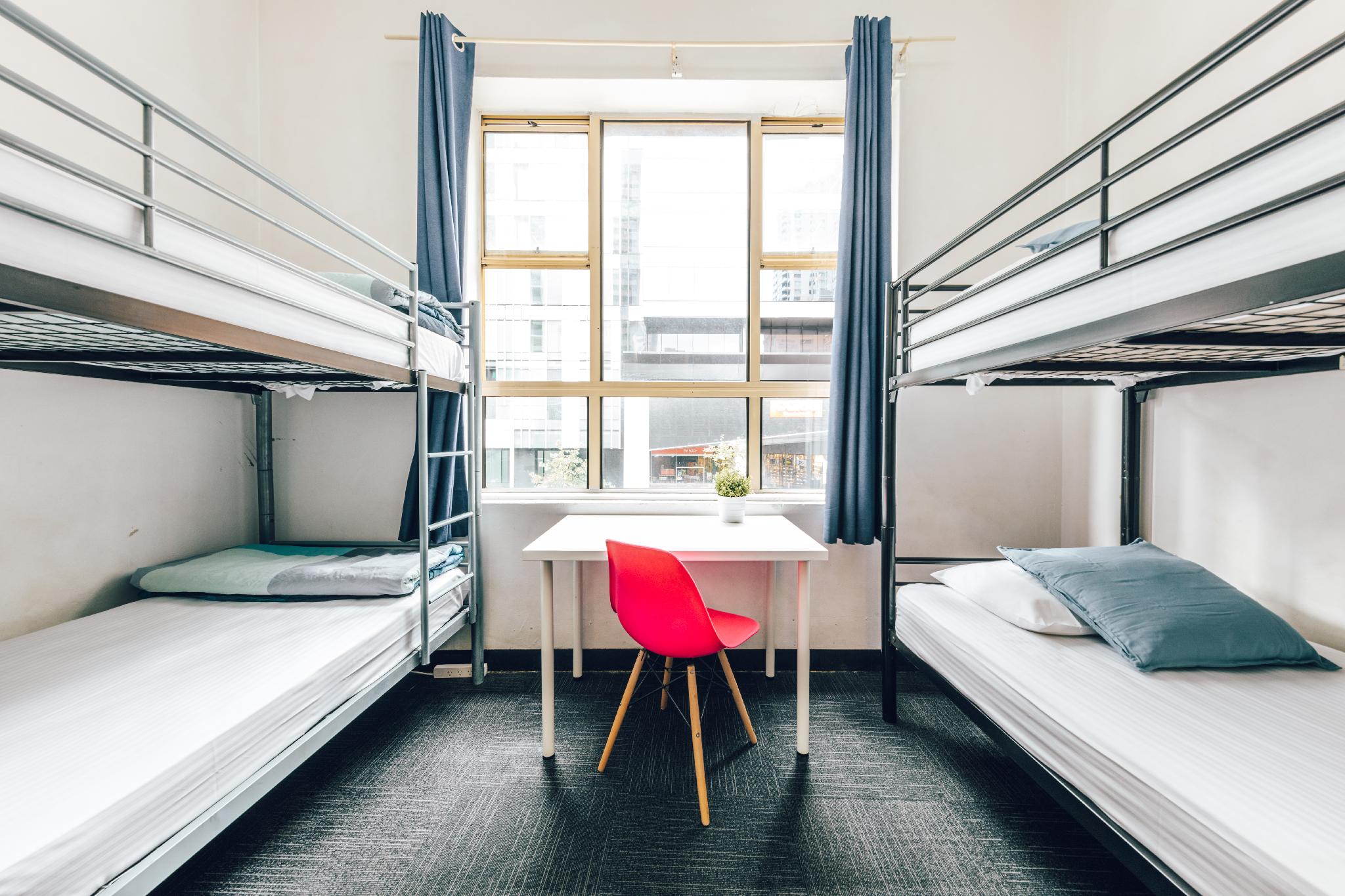 MIXED DORM, 4 BEDS, SHARED BATHROOM