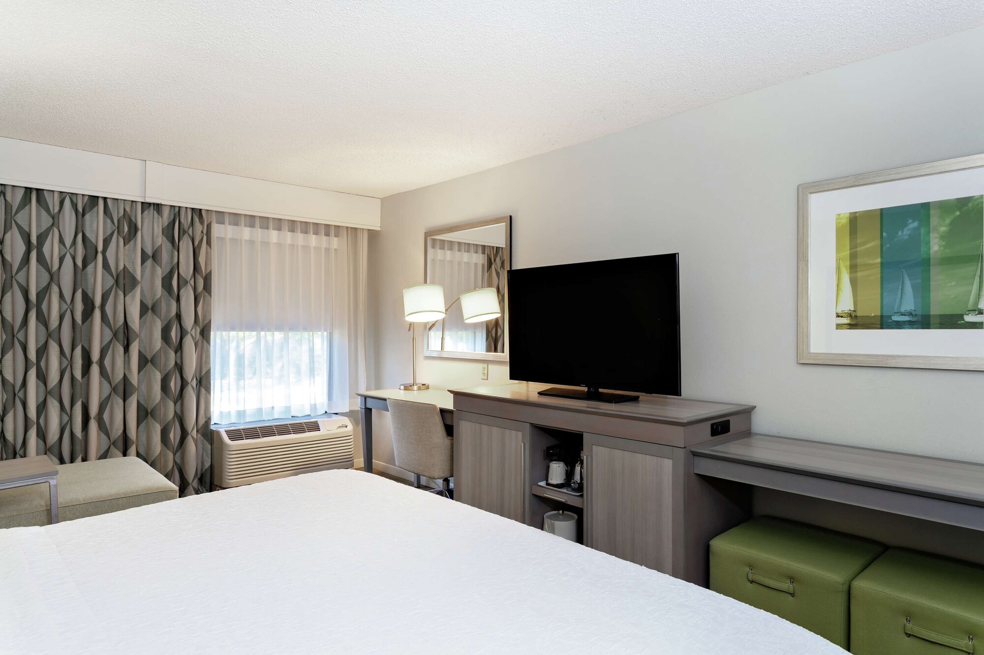 ROOM, KING BED