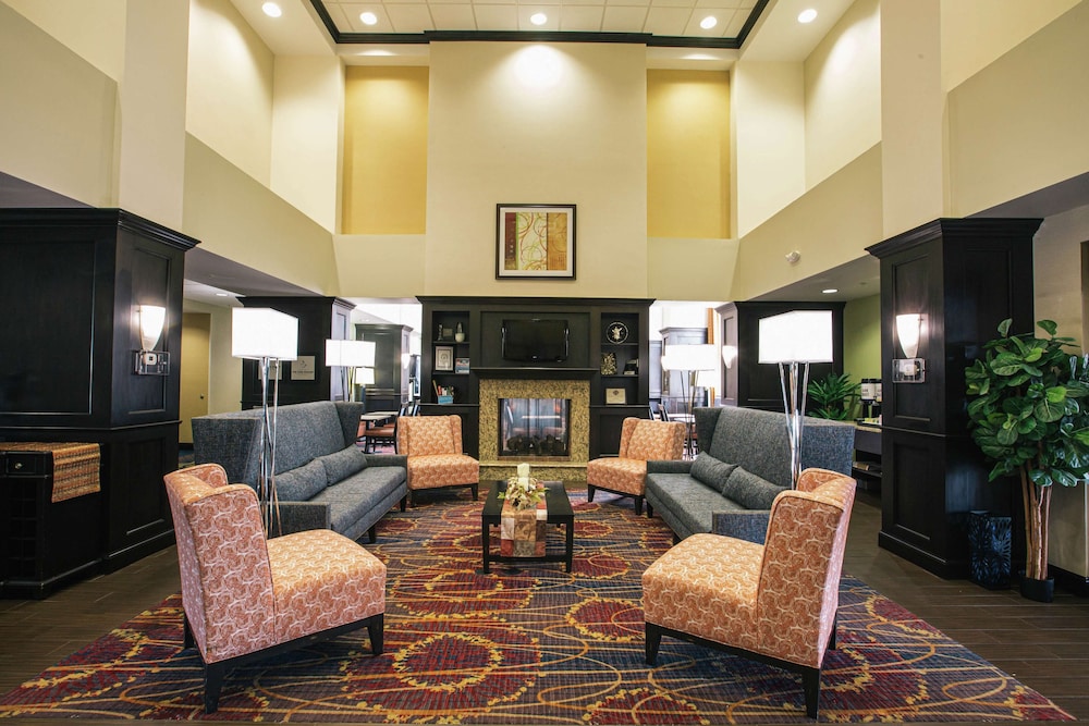 Hampton Inn Suites Effingham 38/63