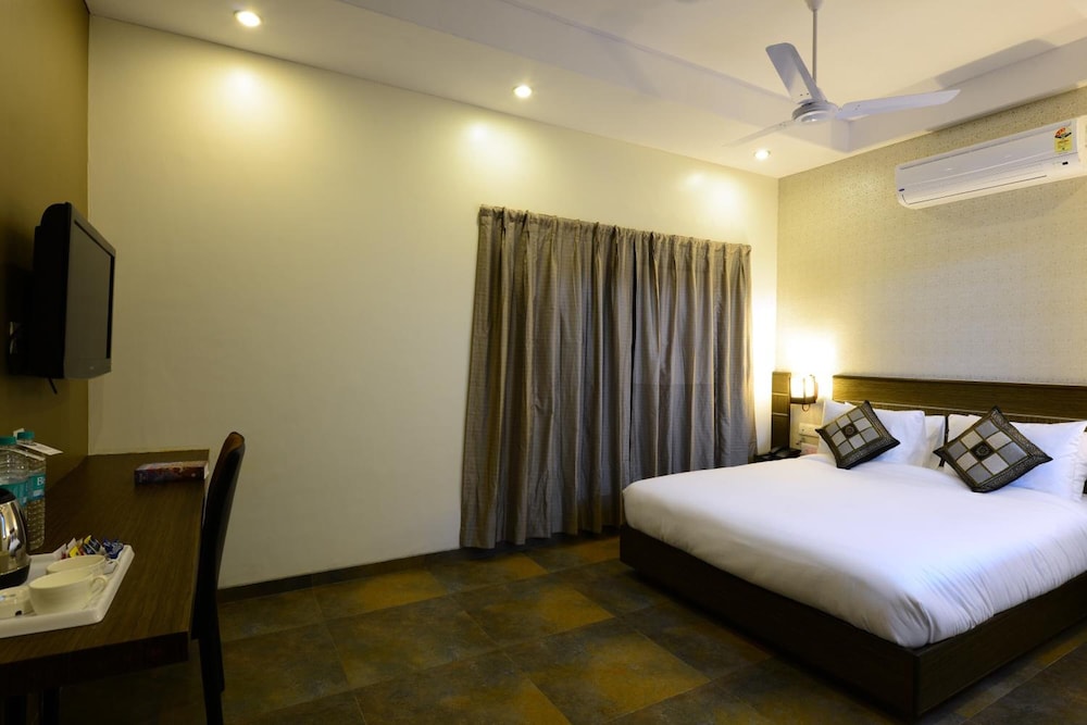 Matrix Inn Shirdi 17/46