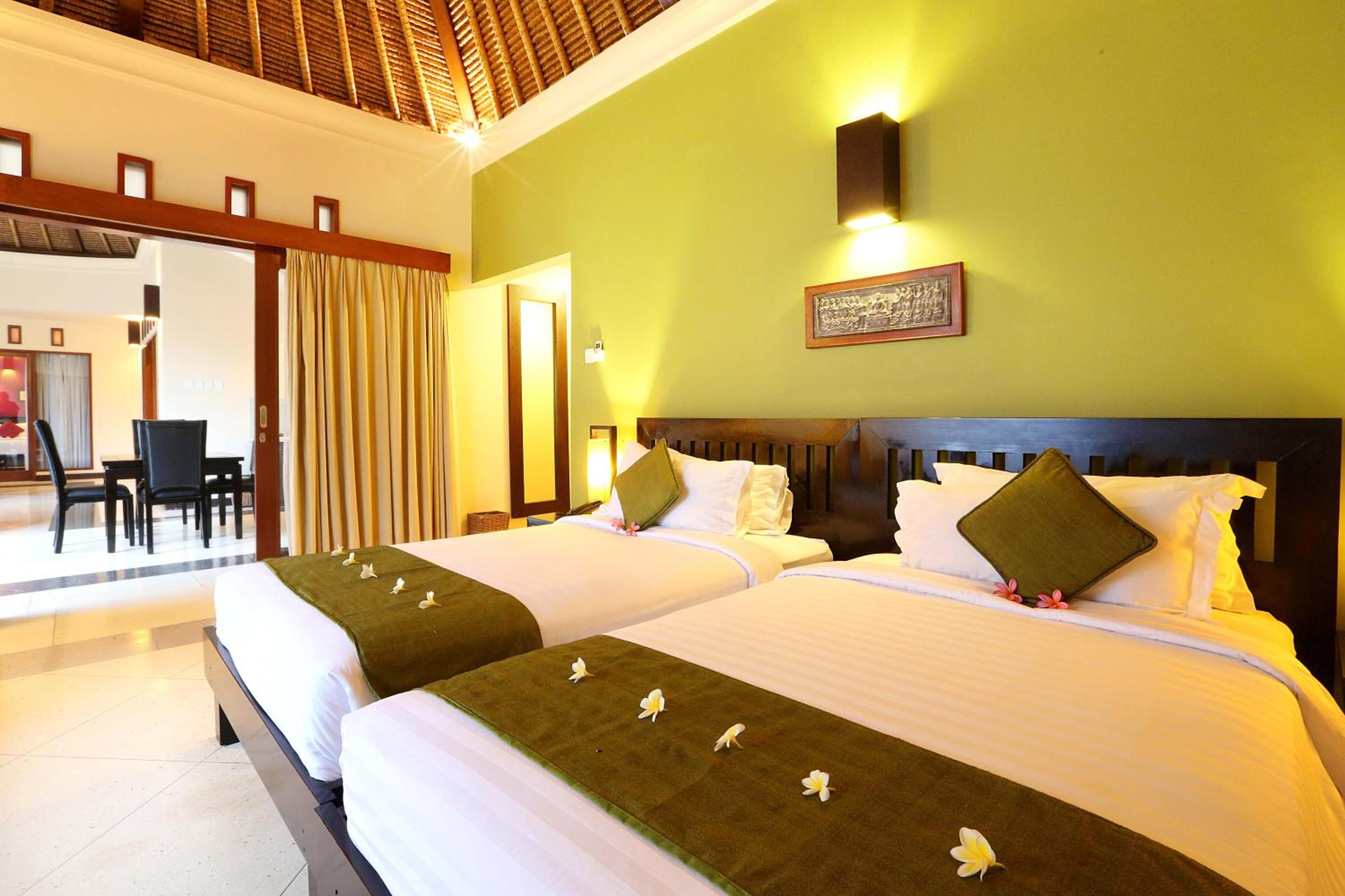 4 Bedrooms, Pool, Villa