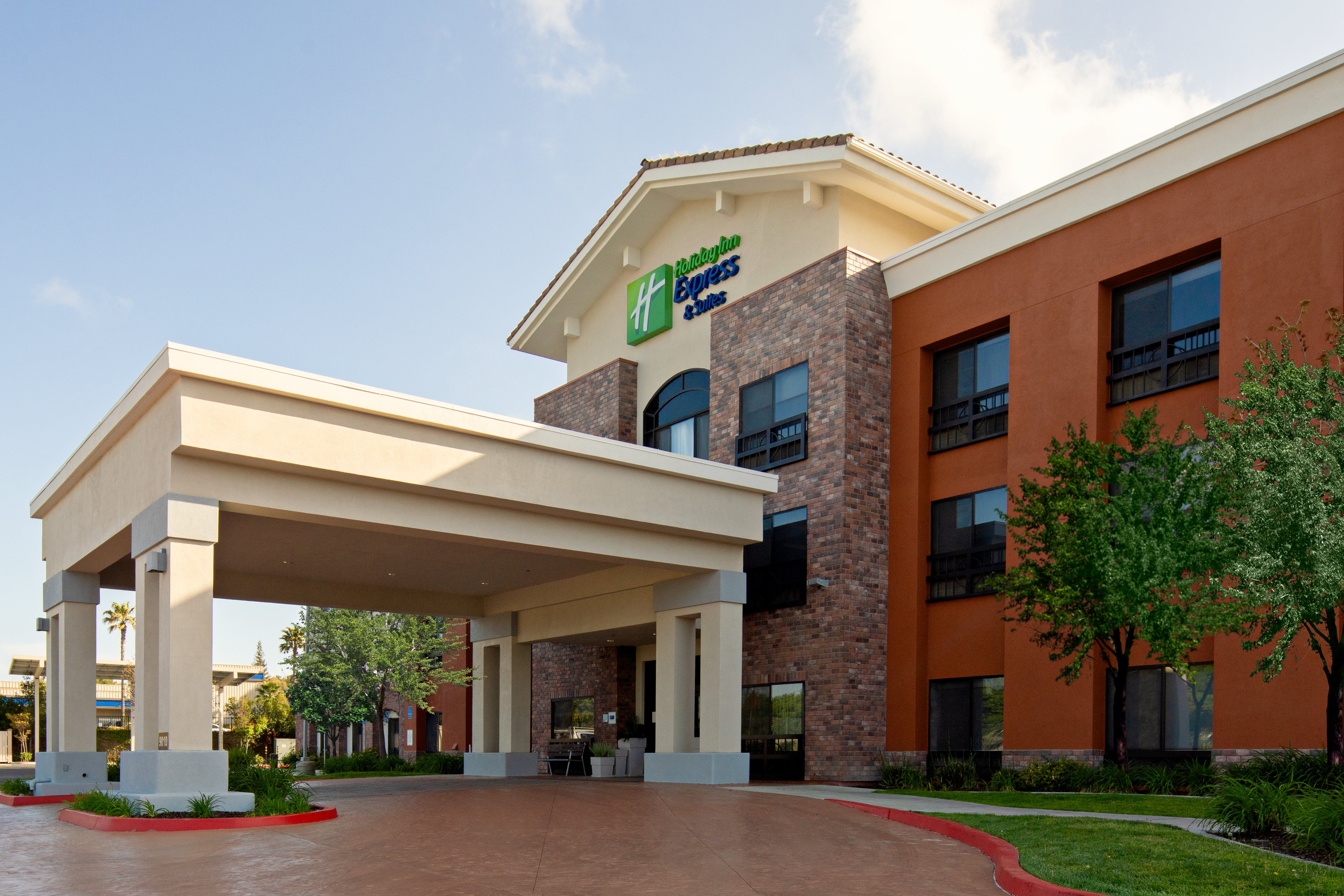 Holiday Inn Express Hotel Suites ATASCADERO 44/48