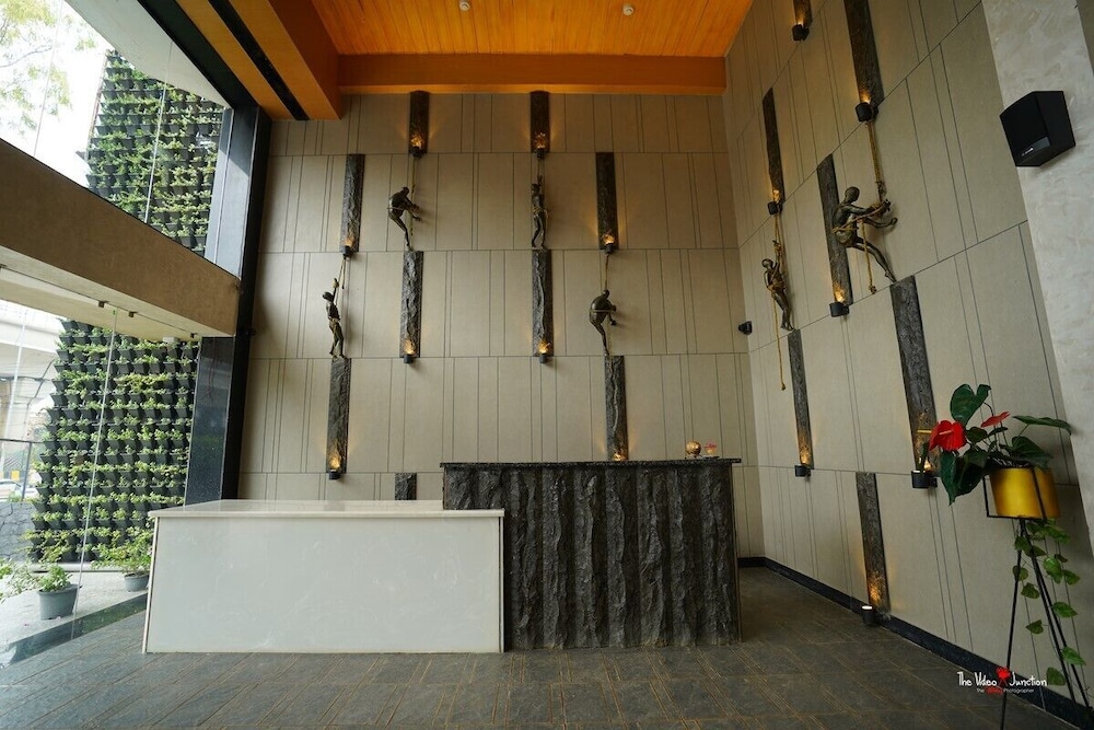Nirulas Hotel 7/50