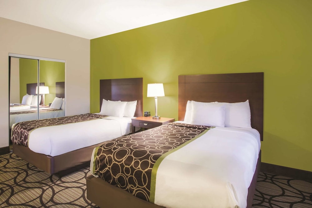 La Quinta Inn & Suites by Wyndham Conference Center Prescott 9/44