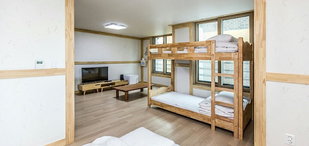 Kirin Guesthouse - Hostel 10/14