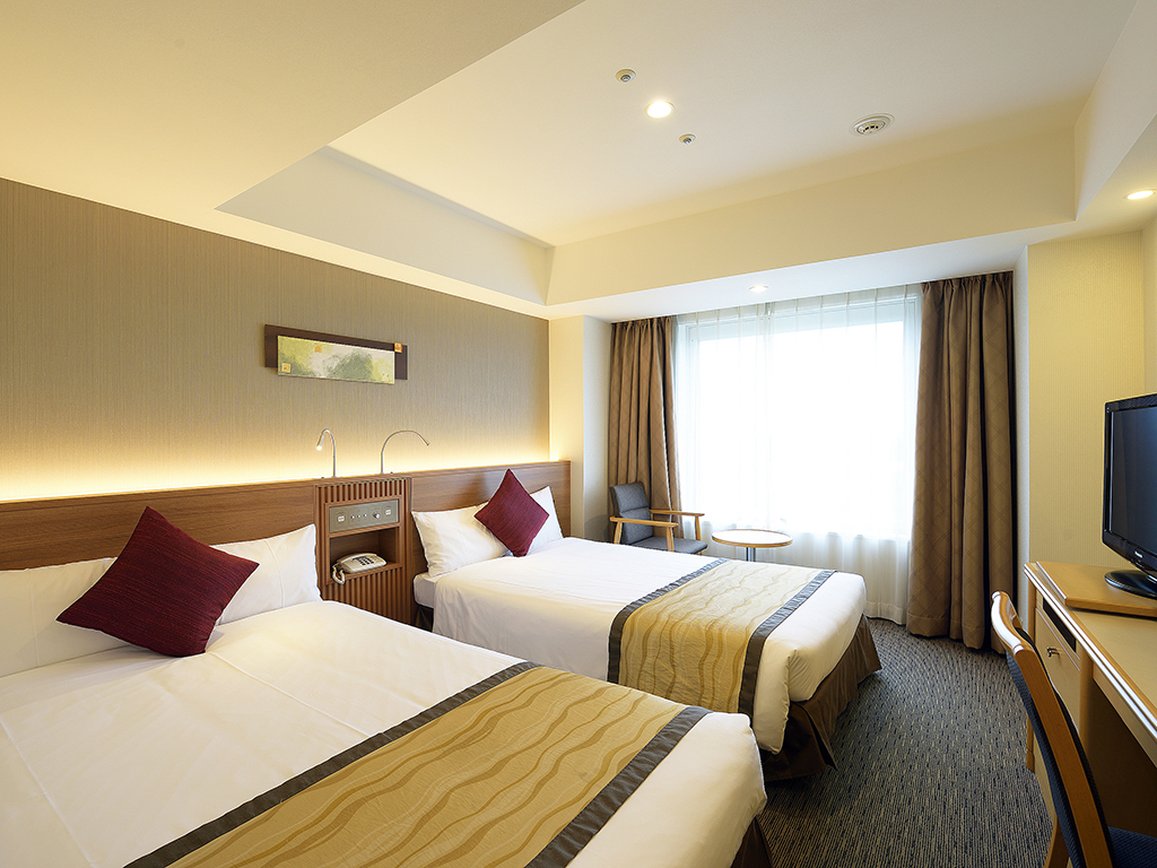 Moderate, Twin Beds