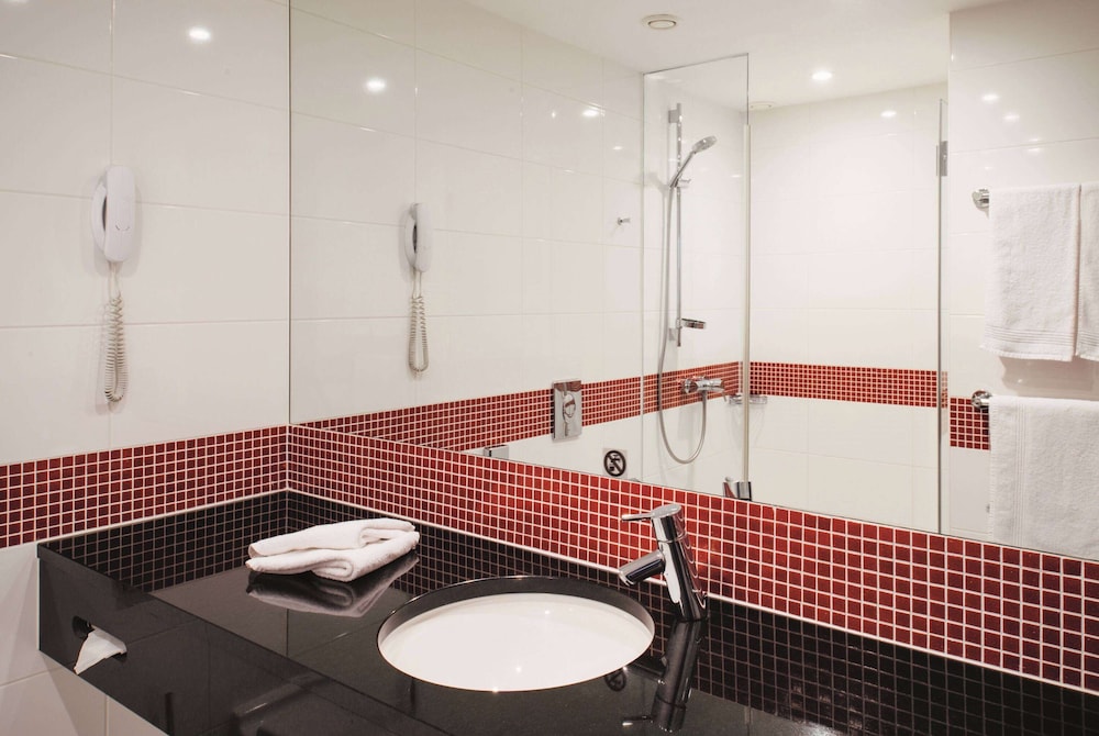 Vienna House Easy by Wyndham Airport Bucharest 68/68