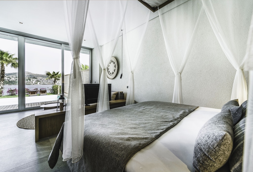 Cape Bodrum Luxury Hotel Beach 15/79
